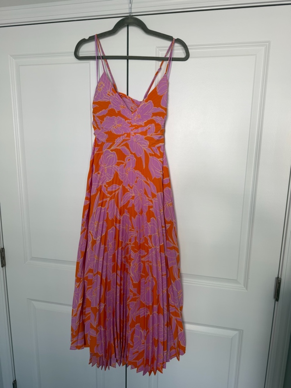 Astr Blythe floral plisse midi dress